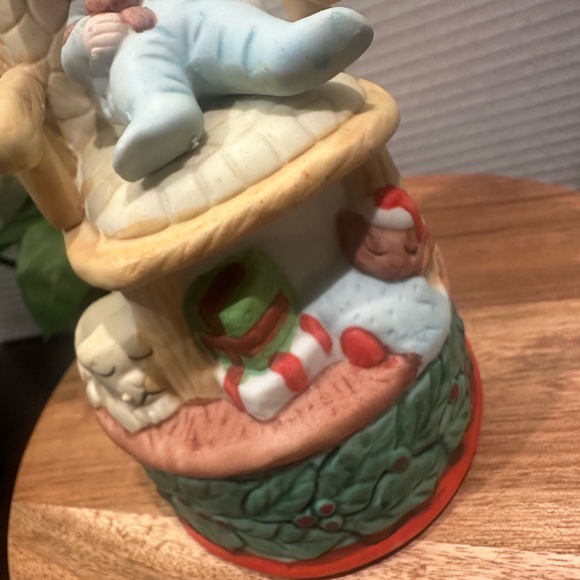 Night Before Christmas Vintage Silent Night Hand Painted Revolving Music Box - Picture 9 of 14